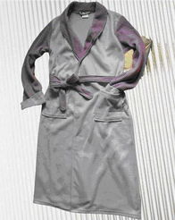 福州榮登貿易 專注服裝服飾零售與批發，提供優質搖粒絨睡袍及全品類服飾服務